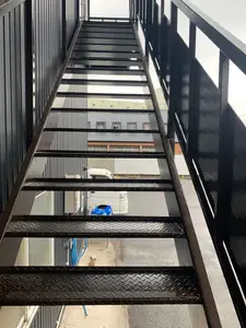 中古事務所を購入されたお客様の店舗改修工事を行いました。